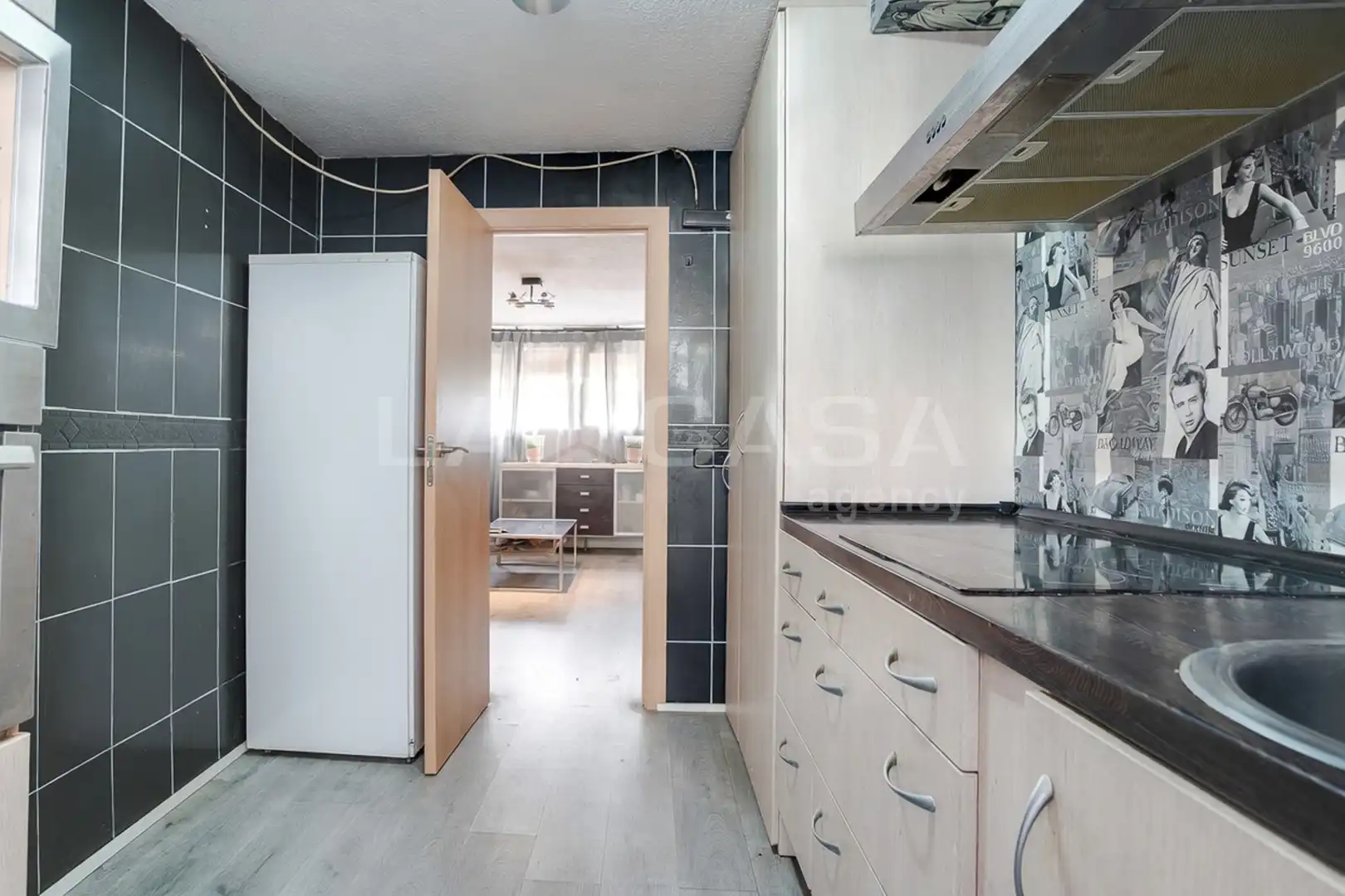 Cocina de Planta baja en venta en L'Hospitalet de Llobregat con Horno