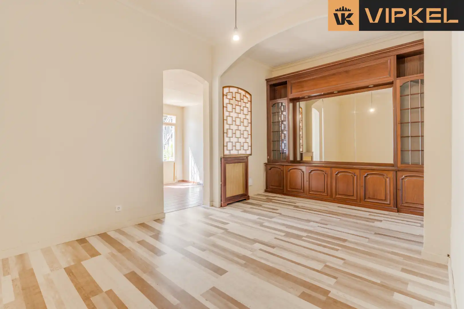 Einfamilien-Reihenhaus zum Verkauf in Barcelona mit Privatgarten und Terrasse
