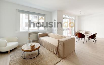 Living room of Flat for sale in  Madrid Capital  with Air Conditioner, Terrace and Balcony