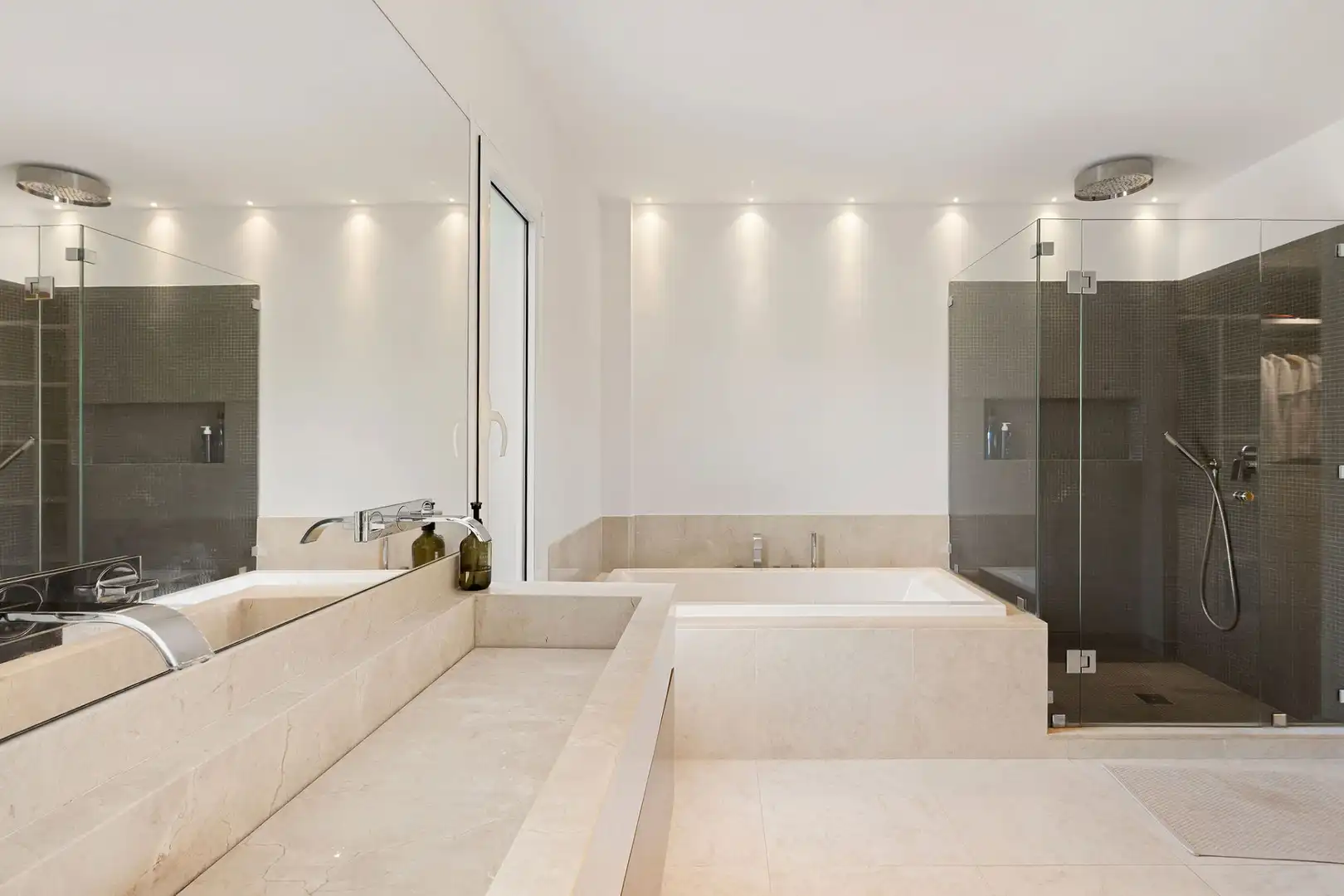 Bathroom of Duplexes for sale in Marbella  with Air Conditioner, Private garden and Terrace