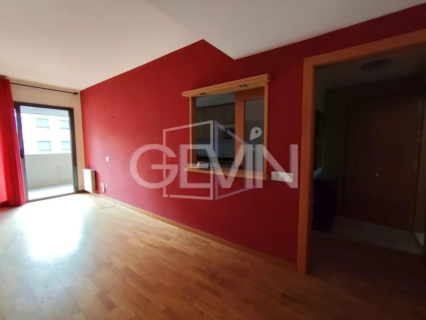 Sala de estar de Piso en venta en Santa Perpètua de Mogoda con Aire acondicionado, Calefacción y Jardín privado