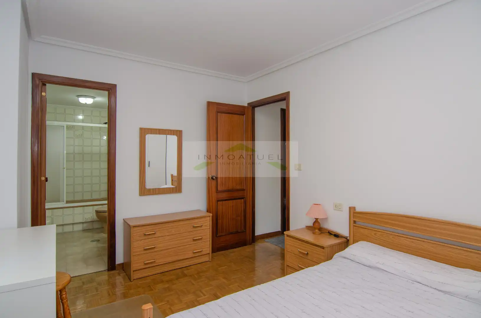 Schlafzimmer von Wohnung zur Miete in A Coruña Capital  mit Parkett, Möbliert und Ofen