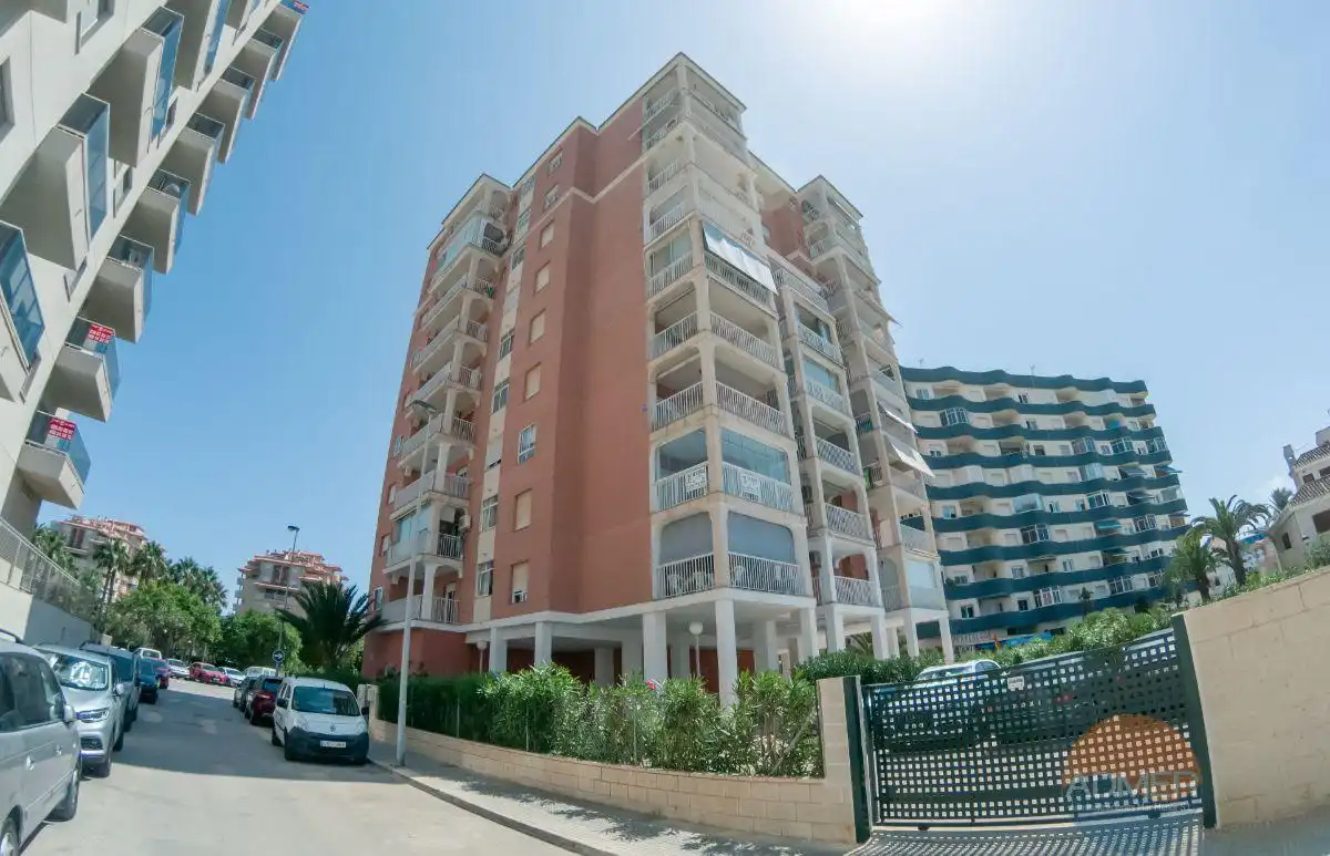 Vista exterior de Piso en venta en La Manga del Mar Menor con Aire acondicionado, Terraza y Trastero