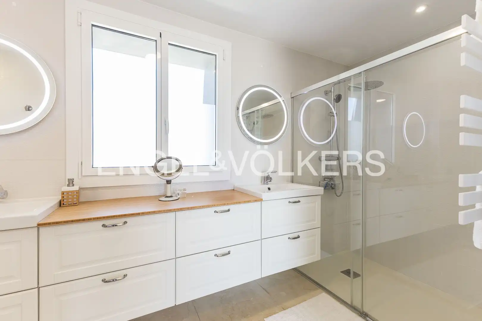 Bathroom of Houses for sale in Castelldefels  with Heating, Private garden and Terrace