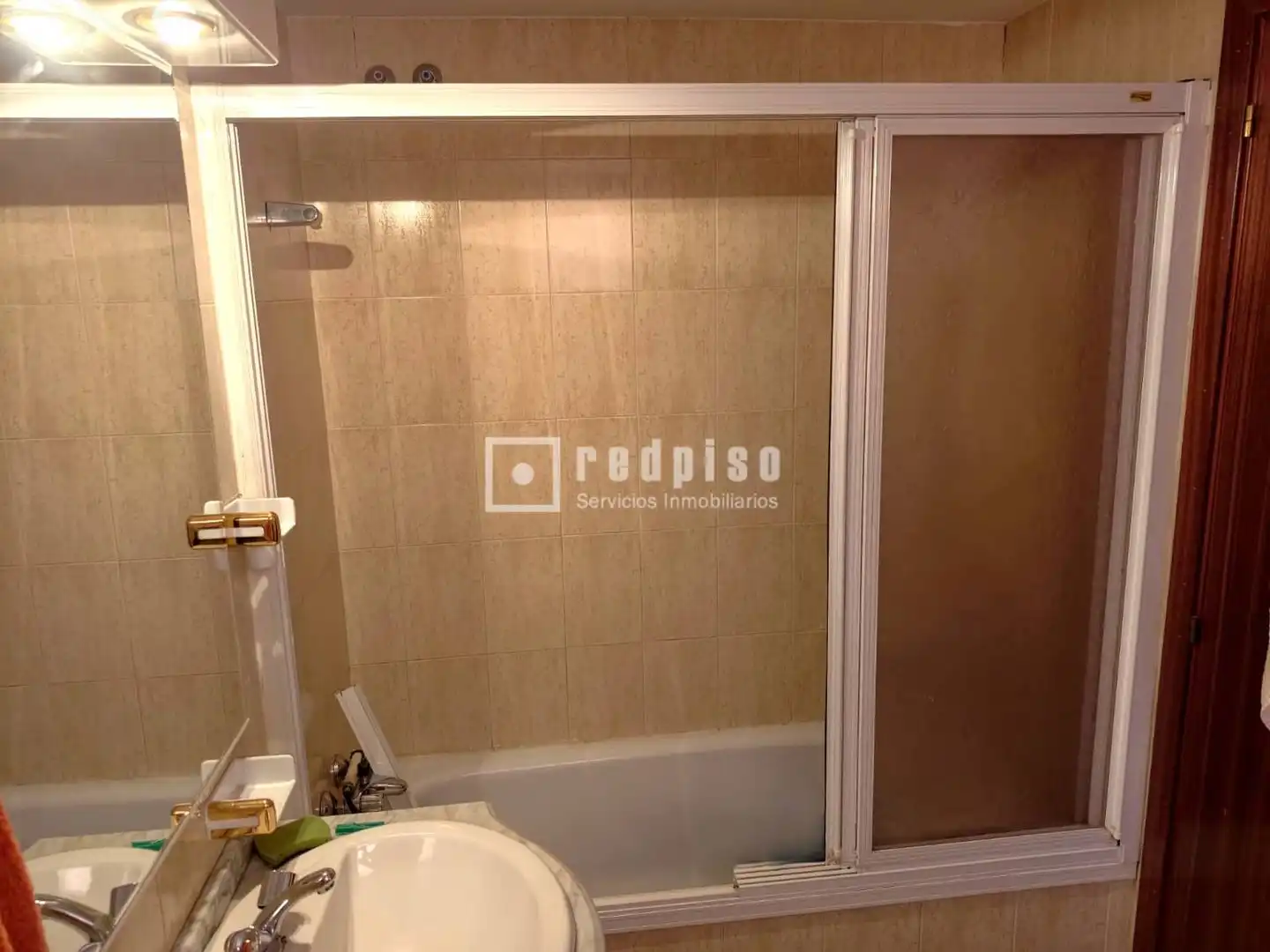 Bathroom of Flat for sale in Madrid  with Air Conditioner, Heating and Parquet flooring
