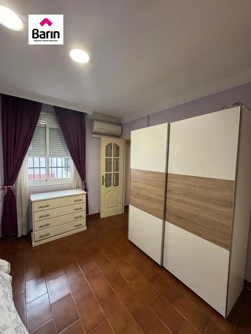 Schlafzimmer von Wohnungen zur Miete in Córdoba mit Klimaanlage, Heizung und Möbliert