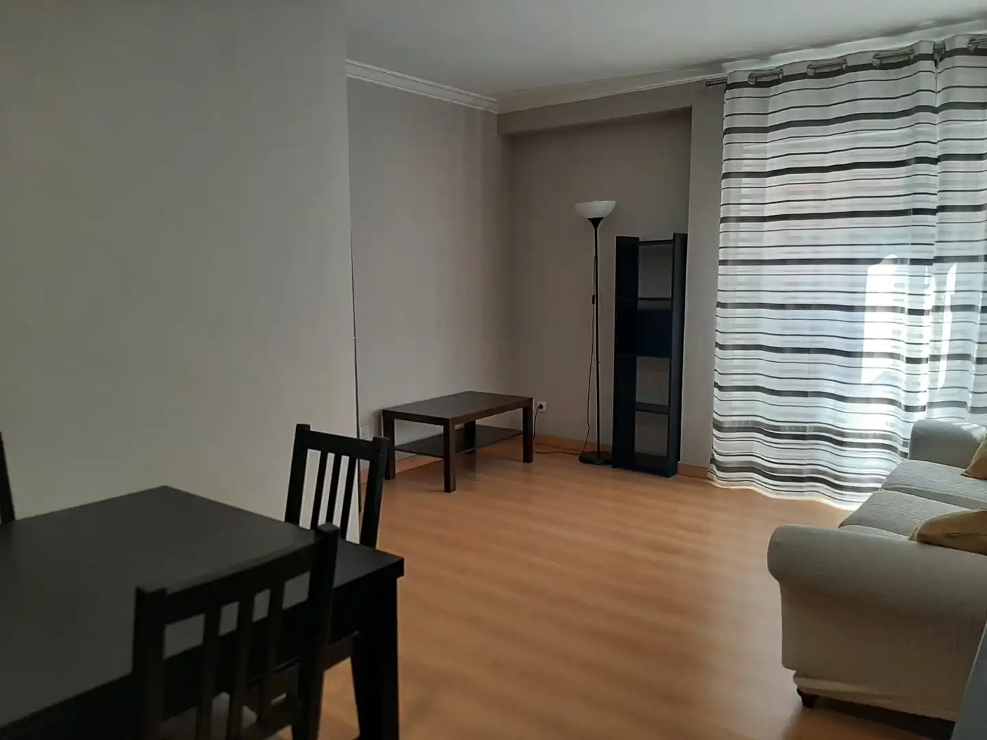 Appartamento con ascensore in affitto a Calle de Tomás Zumalacárregui, imagen 4
