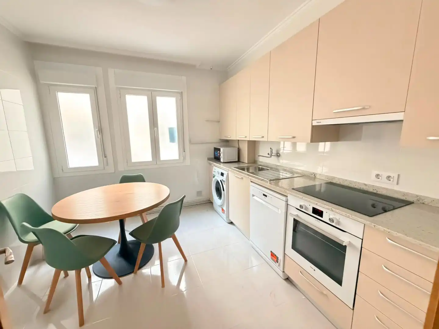 Cocina de Piso para compartir en  Logroño con Calefacción, Amueblado y Horno