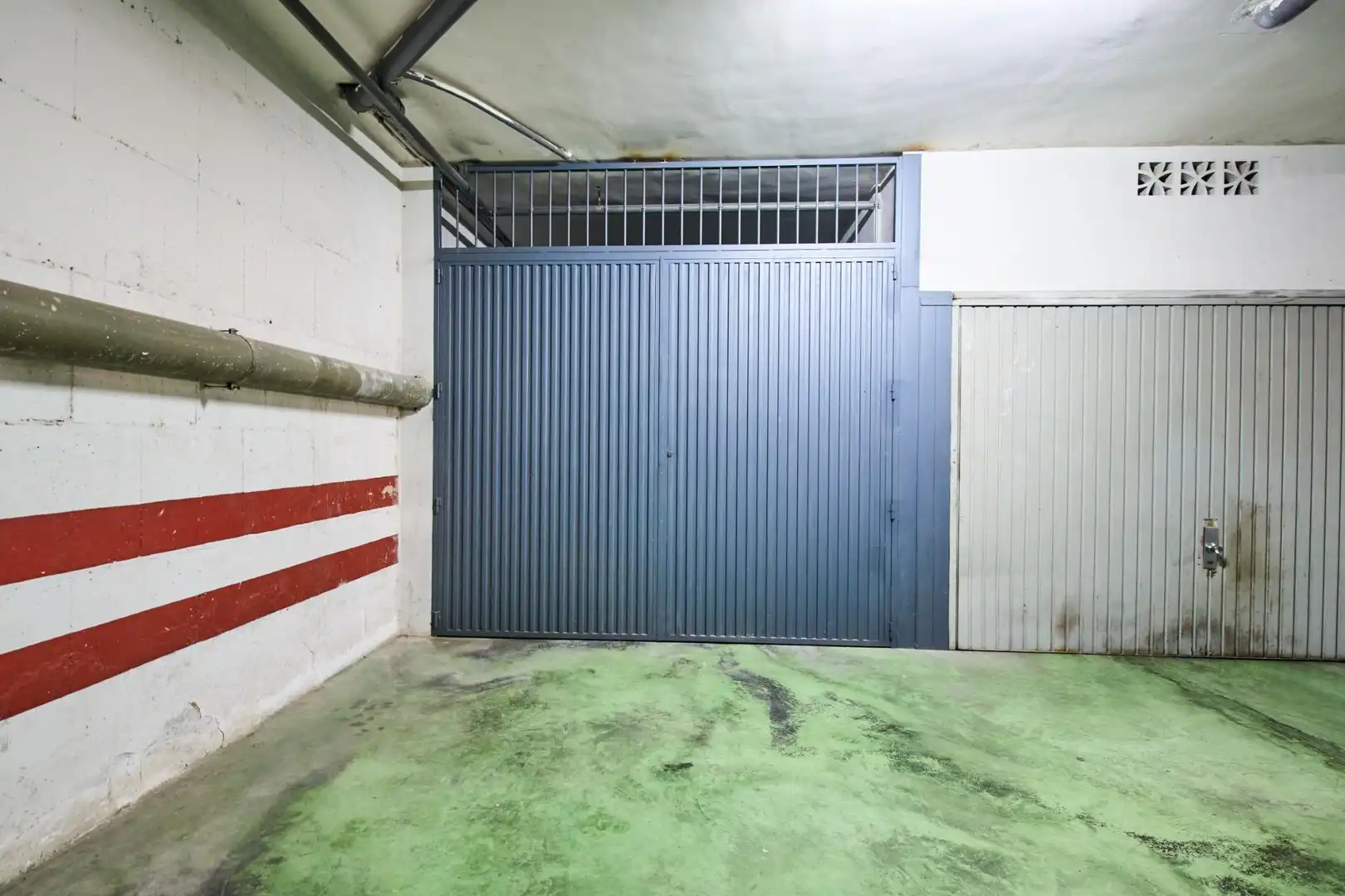 Parkplatz von Garage zum Verkauf in La Zubia