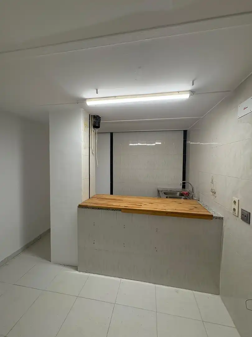 Geschaftsraum zur Miete in Girona