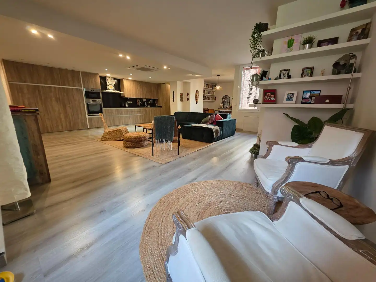 Wohnzimmer von Erdgeschoss zum Verkauf in Barcelona mit Parkett