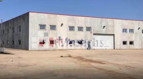 Foto 3 von Fabrikhallen zum Verkauf in Sils, Girona