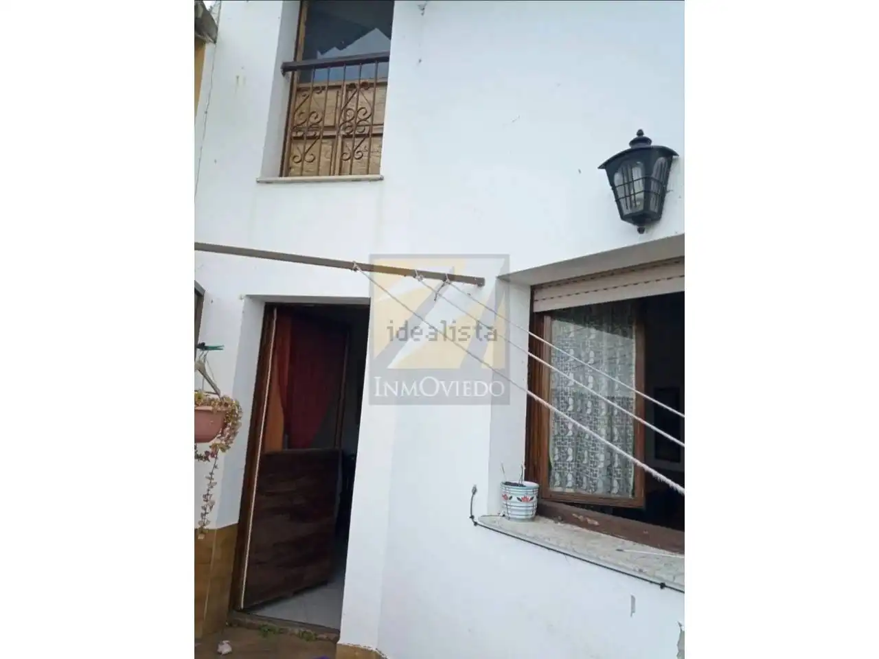 Vista exterior de Casa adosada en venda en Cabranes amb Calefacció, Jardí privat i Terrassa