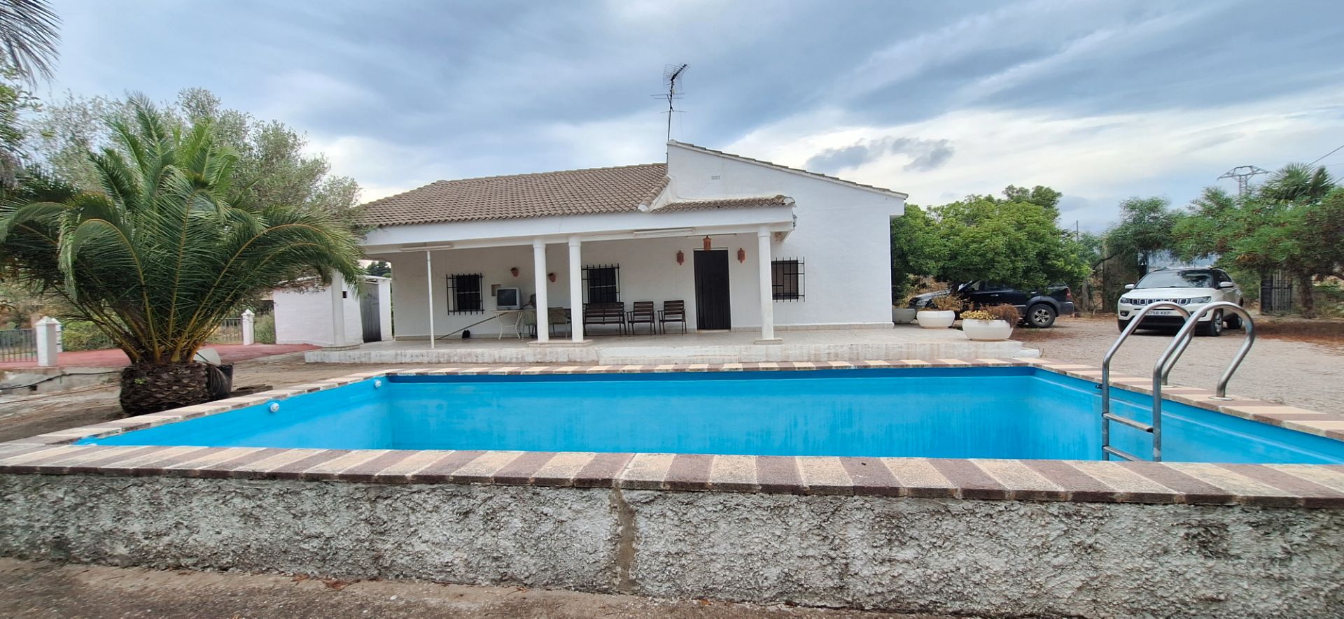 Piscina de Casa o xalet en venda en Alborache amb Jardí privat, Terrassa i Piscina