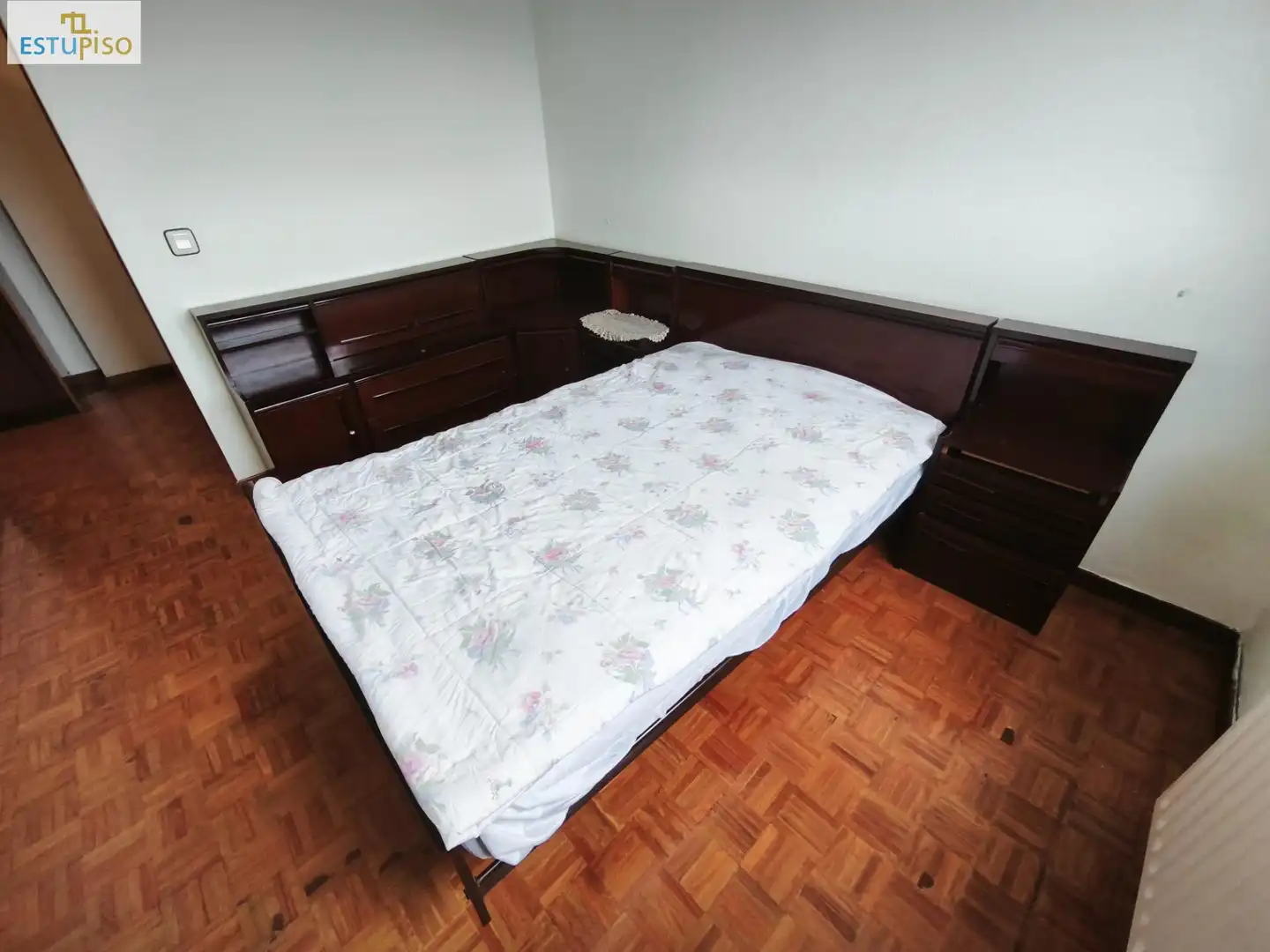 Dormitori de Pis en venda en Vitoria - Gasteiz amb Calefacció, Parquet i Terrassa