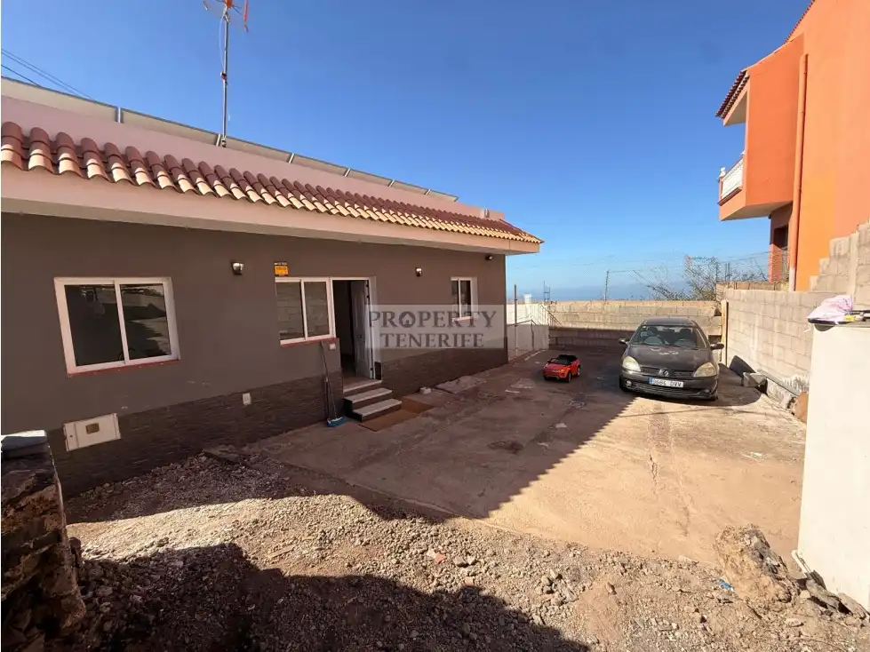 Außenansicht von Haus oder Chalet zum Verkauf in Guía de Isora mit Möbliert