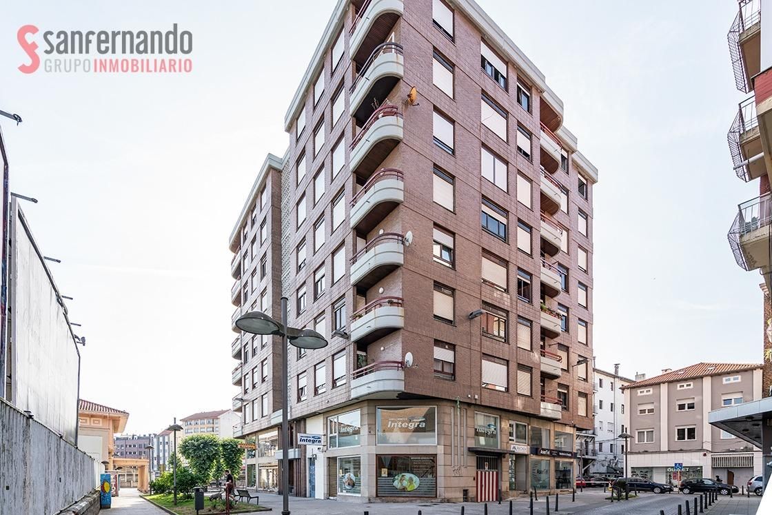 Vista exterior de Pis en venda en Torrelavega  amb Calefacció, Terrassa i Traster