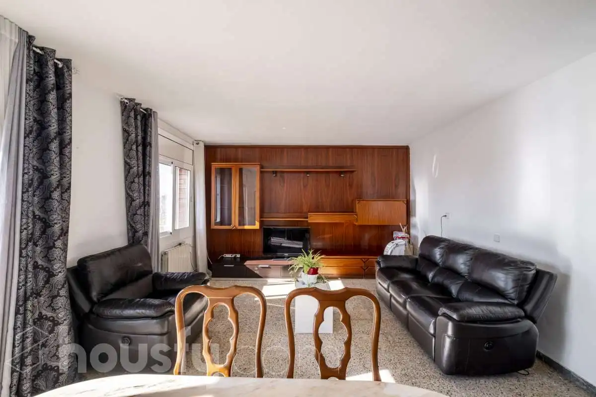 Wohnzimmer von Dachboden zum Verkauf in Barcelona mit Klimaanlage, Heizung und Terrasse