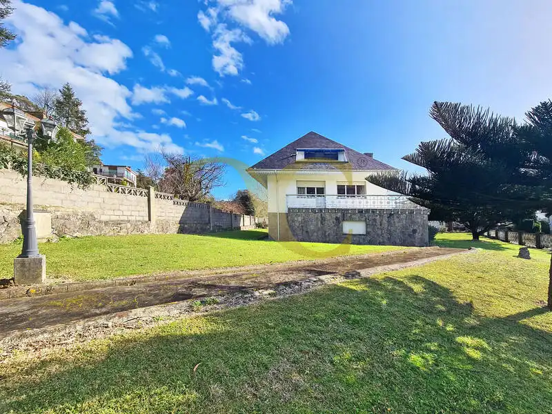 Vista exterior de Casa o xalet en venda en Villaviciosa amb Calefacció, Jardí privat i Terrassa