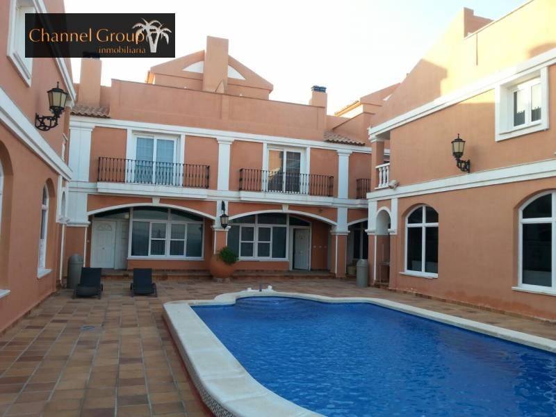 Vista exterior de Edifici en venda en Torrevieja