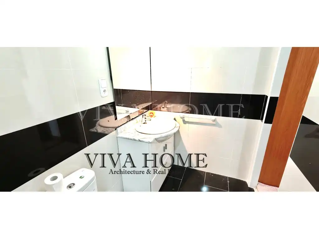 Bathroom of Houses for sale in Parla