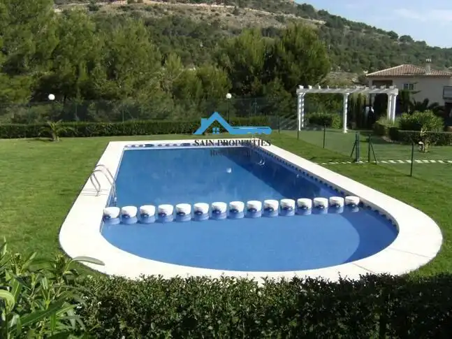 Swimming pool of Detached homes for sale in L'Alfàs del Pi  with Air Conditioner, Heating and Private garden