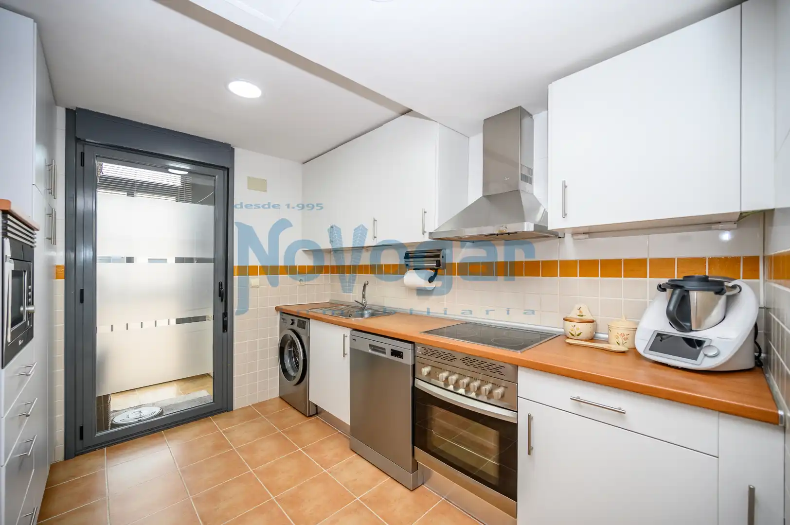 Kitchen of Flat for sale in Móstoles  with Air Conditioner, Heating and Parquet flooring