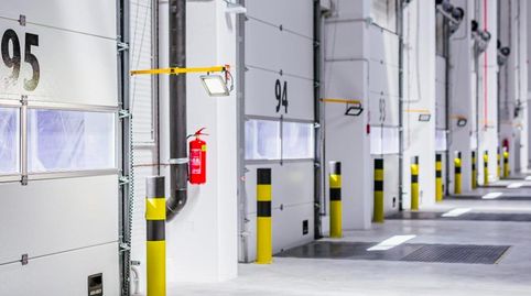 Foto 4 von Fabrikhallen zur Miete in Migjorn, Reus