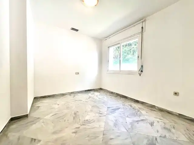 Habitación de Piso en venta en Marbella con Aire acondicionado, Jardín privado y Terraza