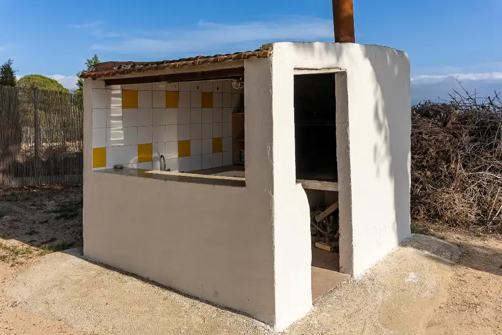 Vista exterior de Casa o chalet en venta en Castalla con Jardín privado, Piscina y Amueblado