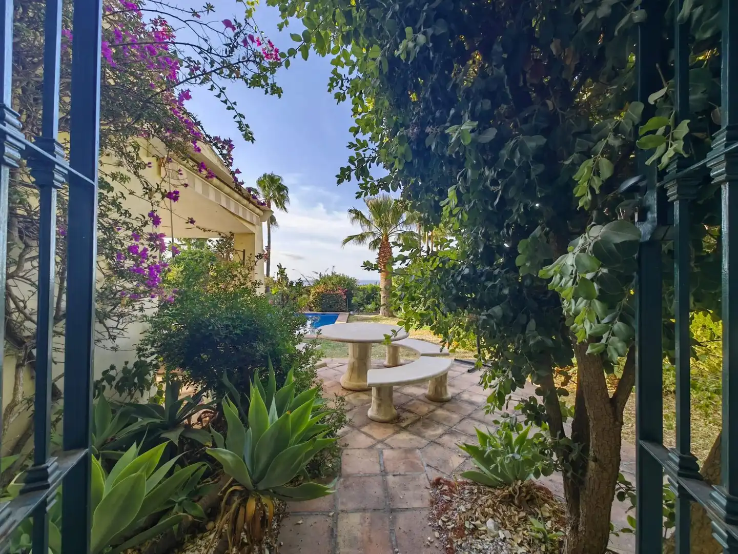 Jardí de Casa o xalet en venda en Estepona amb Aire condicionat, Jardí privat i Terrassa