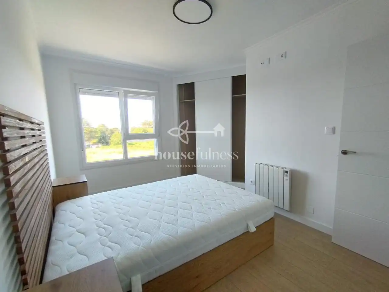 Habitación de Apartamento de alquiler en Ferrol con Calefacción, Trastero y Amueblado