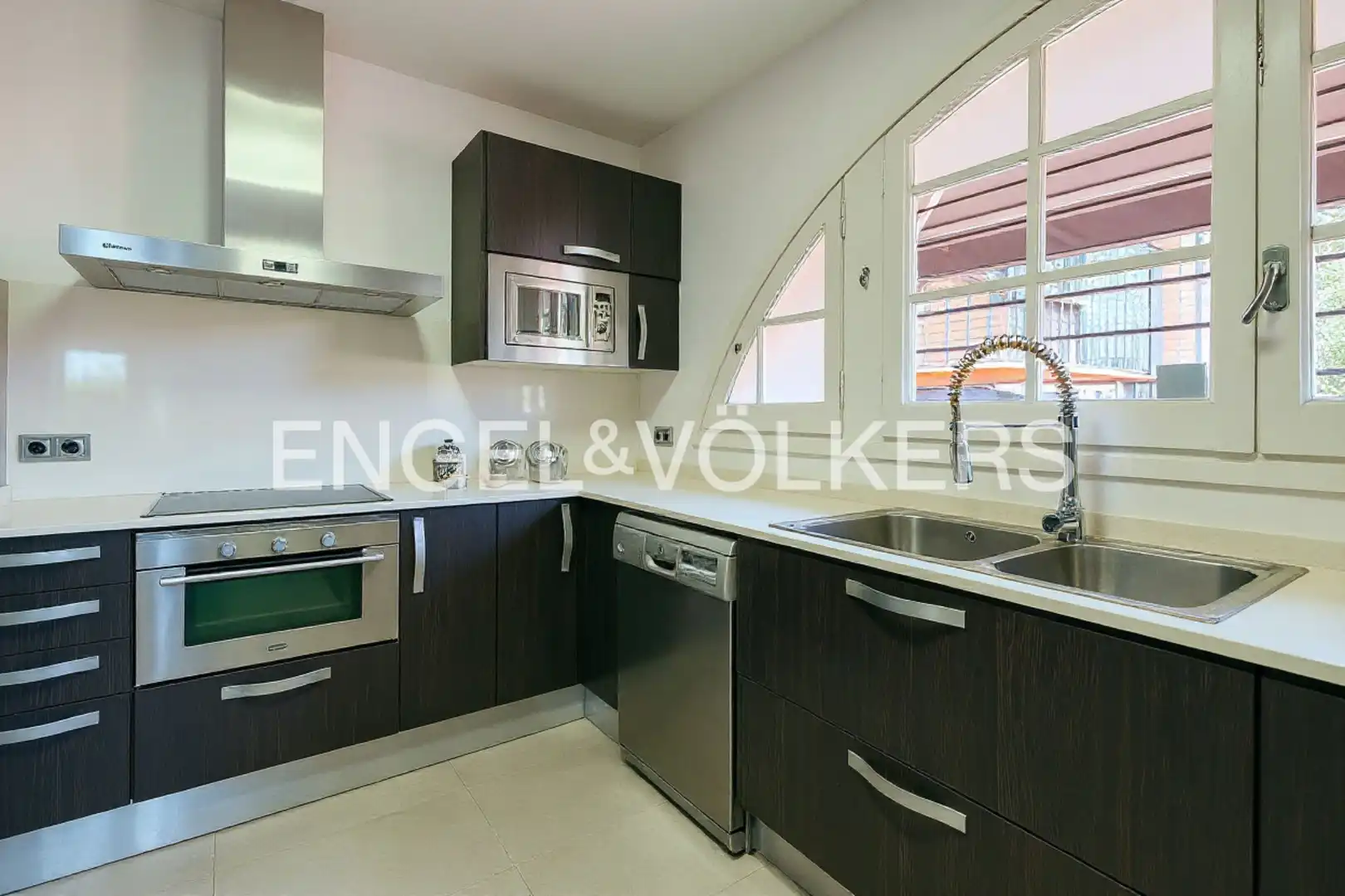Cocina de Casa o chalet de alquiler en Esplugues de Llobregat con Aire acondicionado, Calefacción y Jardín privado