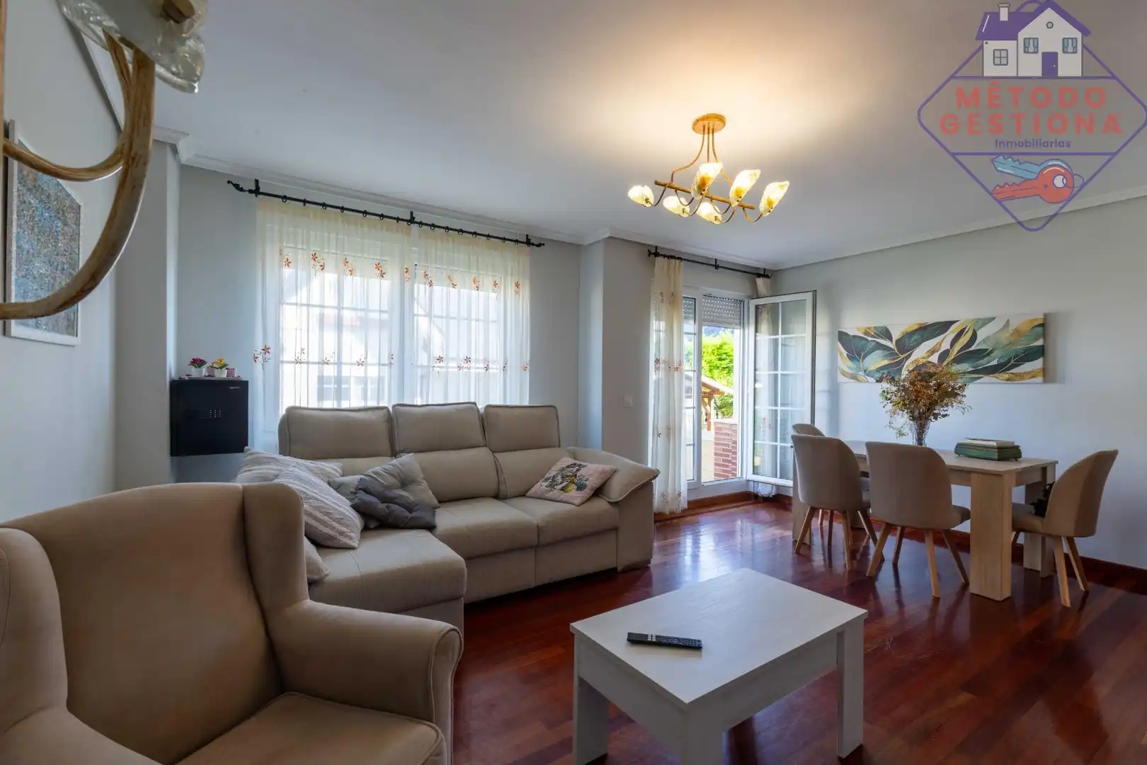 Casa aparellada amb jardí en venda a Calle SOMERA (LA), imagen 5