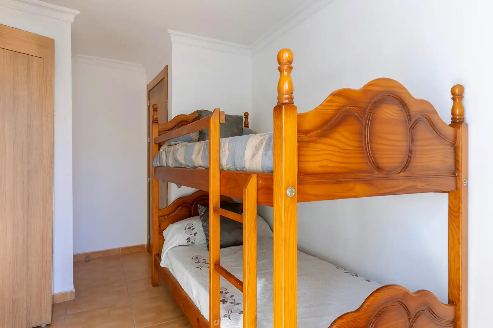 Bedroom of Houses for sale in Almuñécar  with Air Conditioner, Terrace and Furnished