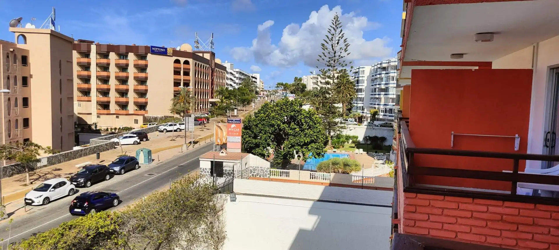 Exterior view of Apartments for sale in San Bartolomé de Tirajana  with Private garden and Community pool