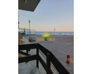 Vista exterior de Apartament de lloguer en La Manga del Mar Menor amb Aire condicionat, Calefacció i Piscina