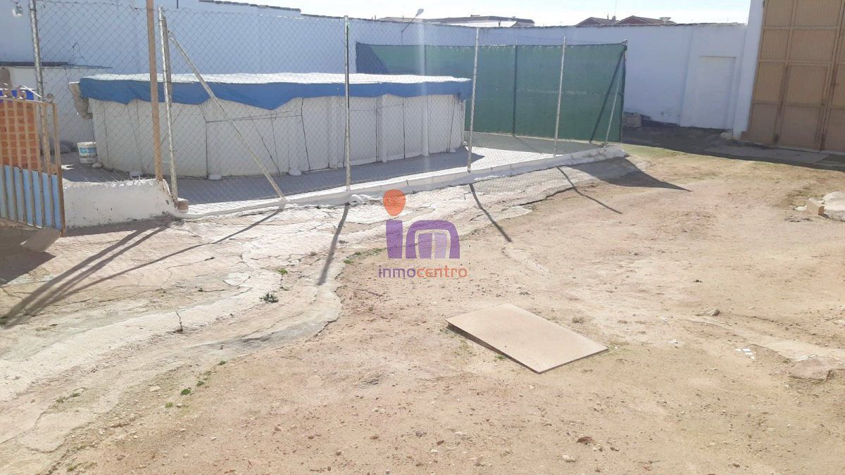 Casa o xalet en venda en Valdepeñas amb Jardí privat i Piscina