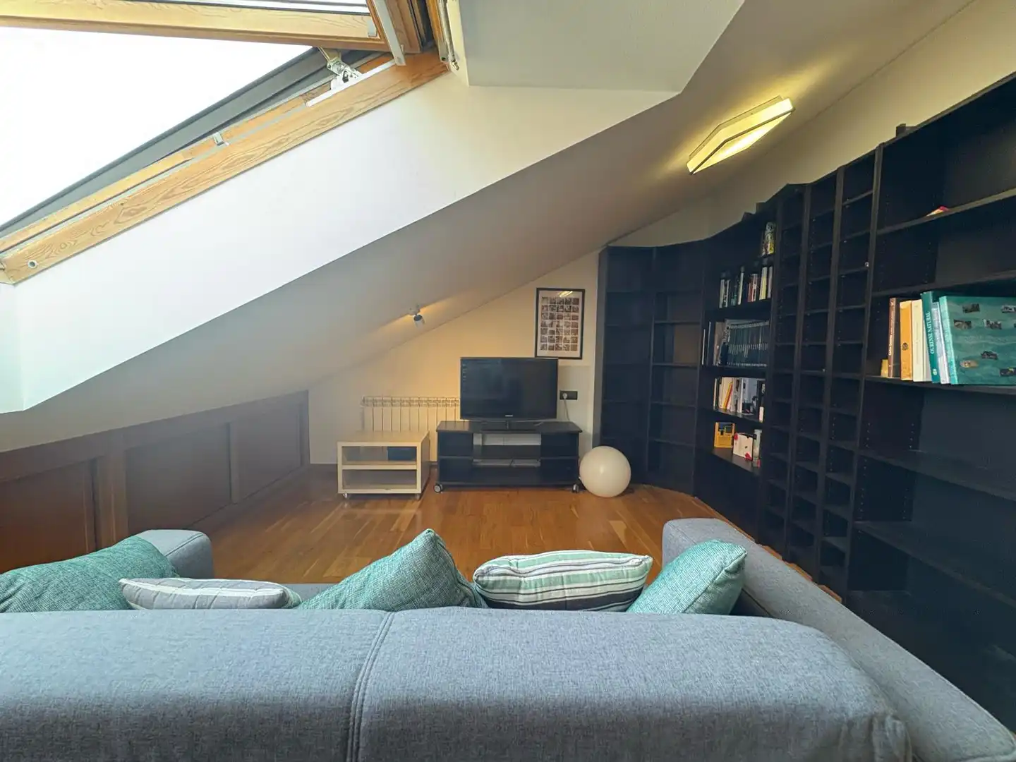 Wohnzimmer von Maisonette zum Verkauf in Santiago de Compostela  mit Heizung, Parkett und Abstellraum