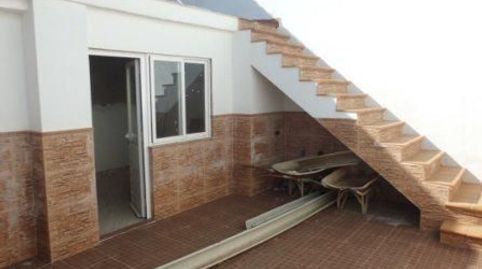 Casa de obra nueva necesita muy leve reforma para terminarla aproximadamente unos 6000 €. Esta compuesta por 3 dormitorios, 1 salo