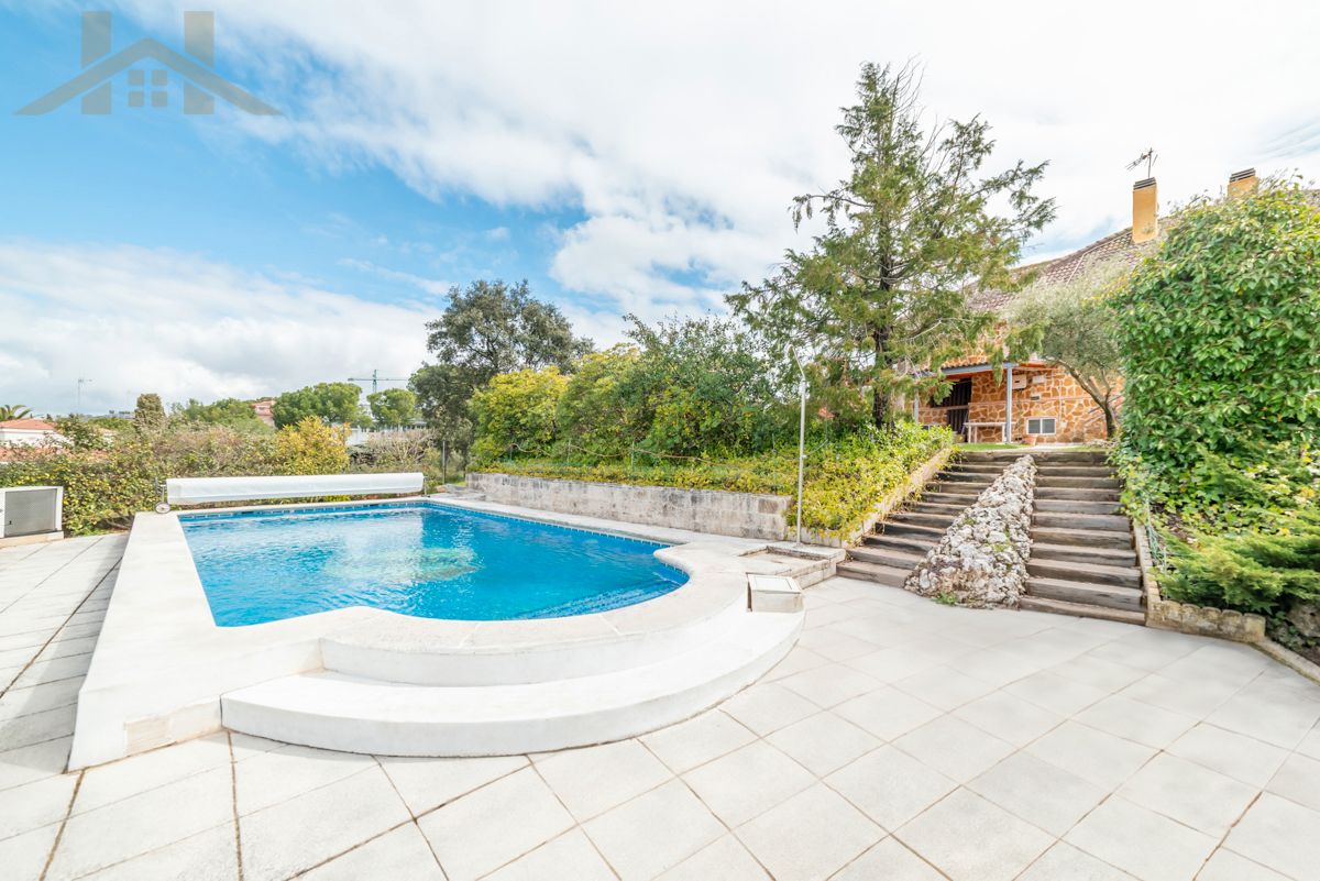 Piscina de Casa o xalet en venda en Boadilla del Monte amb Aire condicionat, Calefacció i Jardí privat