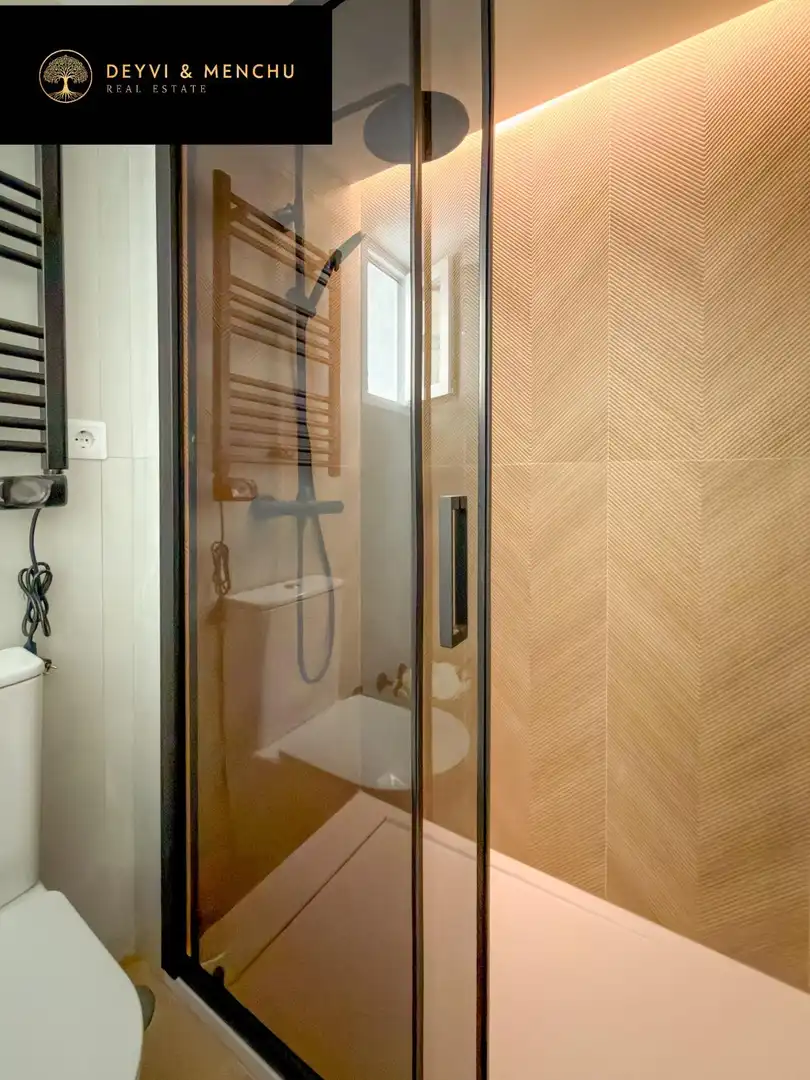 Badezimmer von Wohnung zum Verkauf in Madrid mit Klimaanlage, Heizung und Möbliert