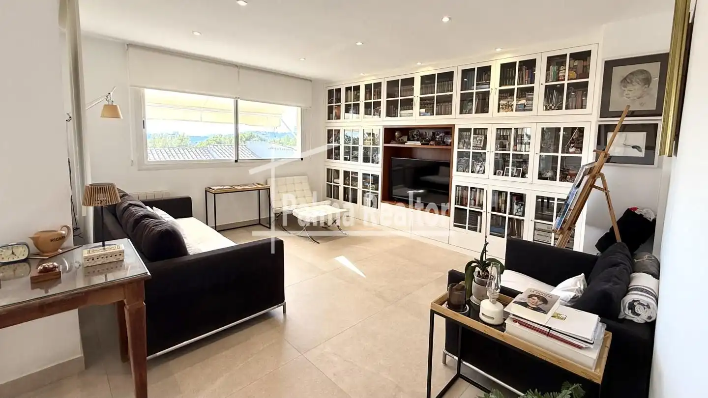 Sala d'estar de Dúplex en venda en  Palma de Mallorca amb Aire condicionat, Calefacció i Jardí privat