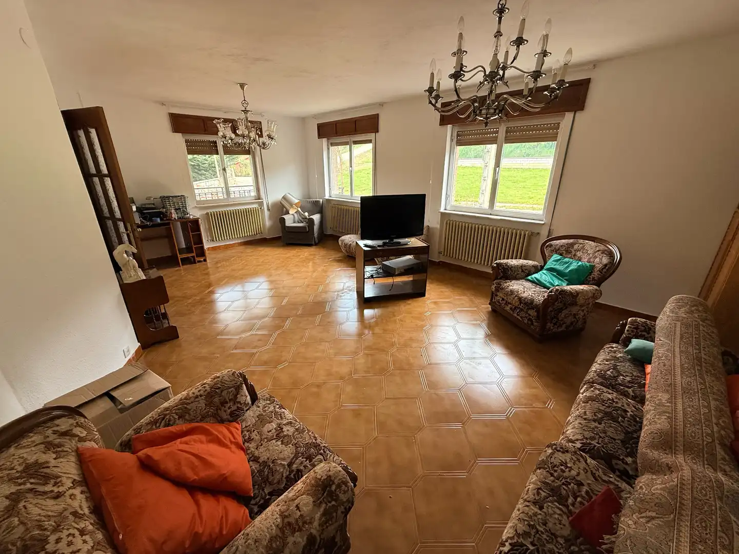 Sala de estar de Casa o chalet en venta en Soto y Amío con Calefacción, Jardín privado y Parquet