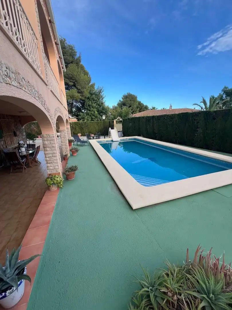 Piscina de Casa o xalet en venda en Benidorm amb Aire condicionat, Terrassa i Traster
