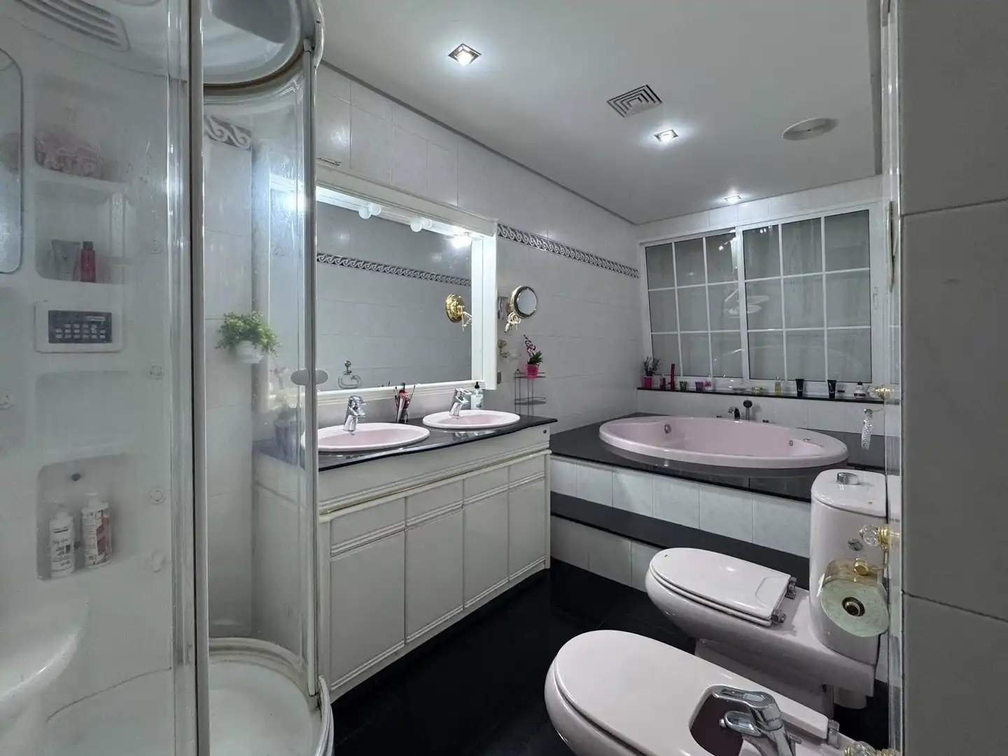 Baño de Casa adosada en venta en Telde con Terraza, Trastero y Balcón