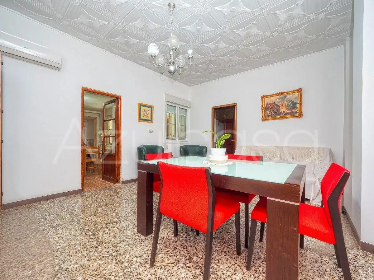 Menjador de Casa o xalet en venda en Elche / Elx amb Aire condicionat i Moblat