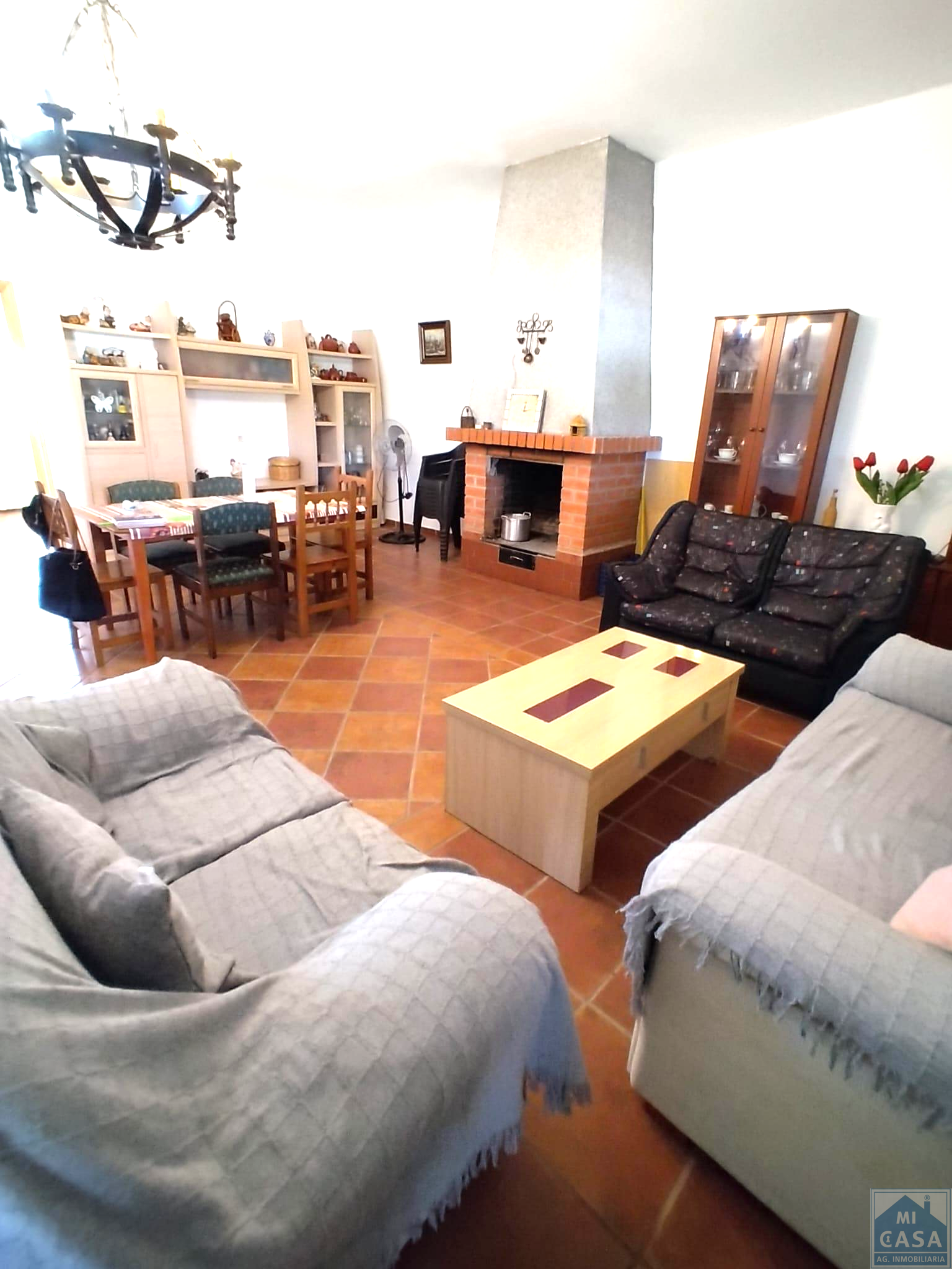 Sala d'estar de Finca rústica en venda en Mérida amb Traster i Moblat