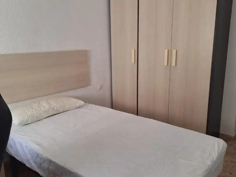Schlafzimmer von Wohnung zur Miete in  Valencia Capital mit Klimaanlage