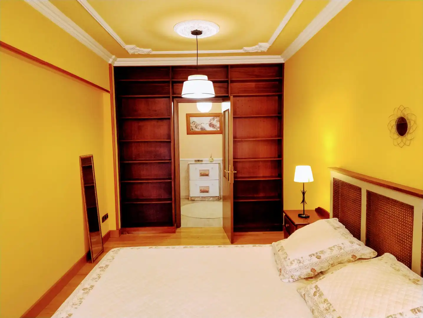 Bedroom of Flat for rent in Santiago de Compostela   with Heating, Furnished and Oven